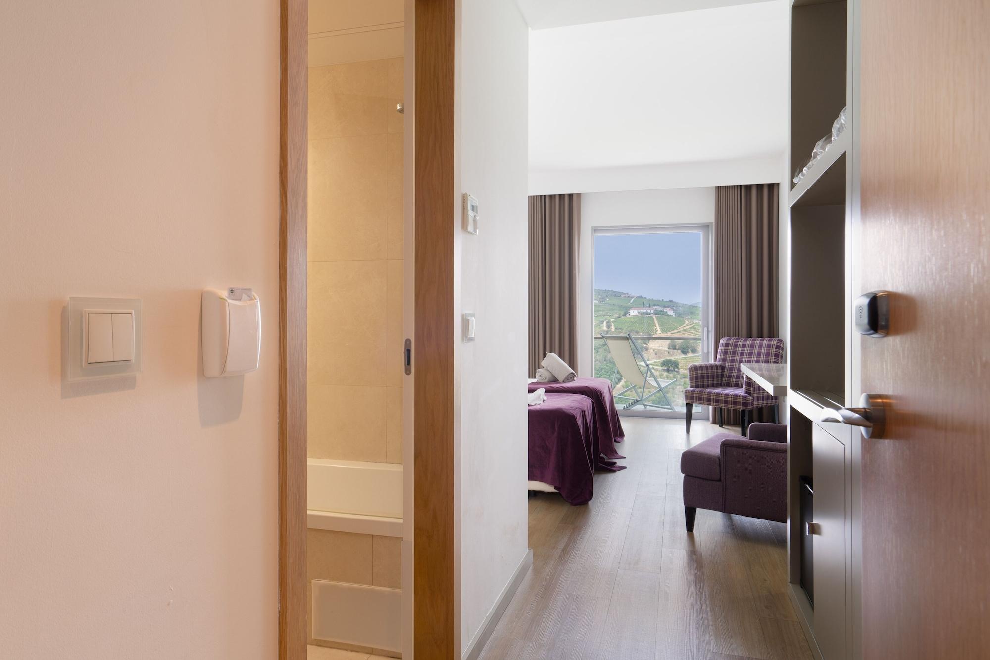 Hotel Delfim Douro 4*