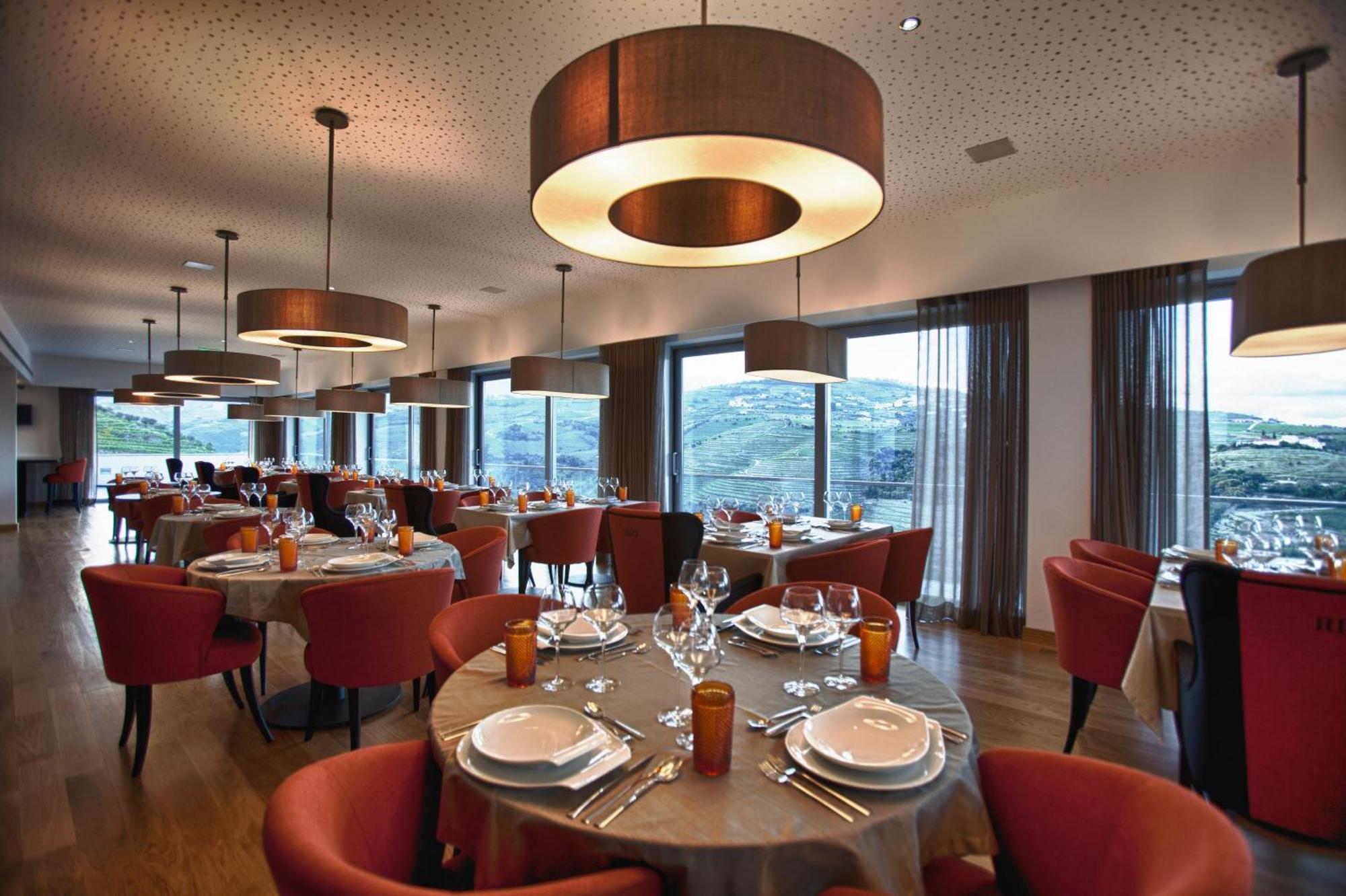 Hotel Delfim Douro 4*