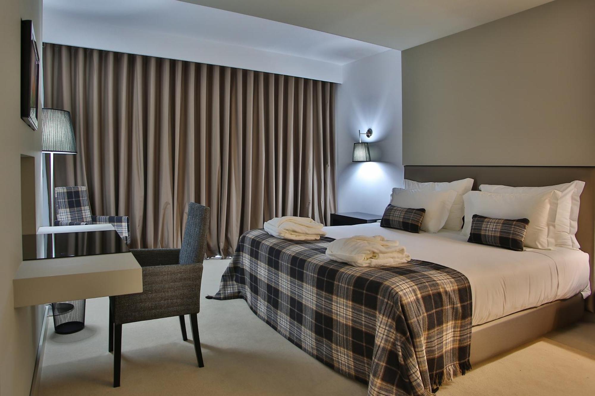 Hotel Delfim Douro 4*